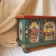 Banc-coffre vintage en bois peint, art populaire