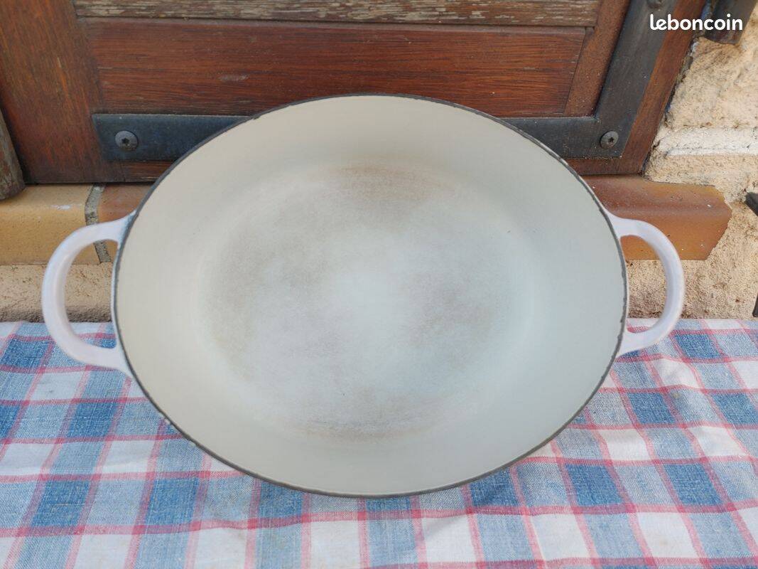 Le Creuset collection, old enamelled cast iron casserole, beautiful condition