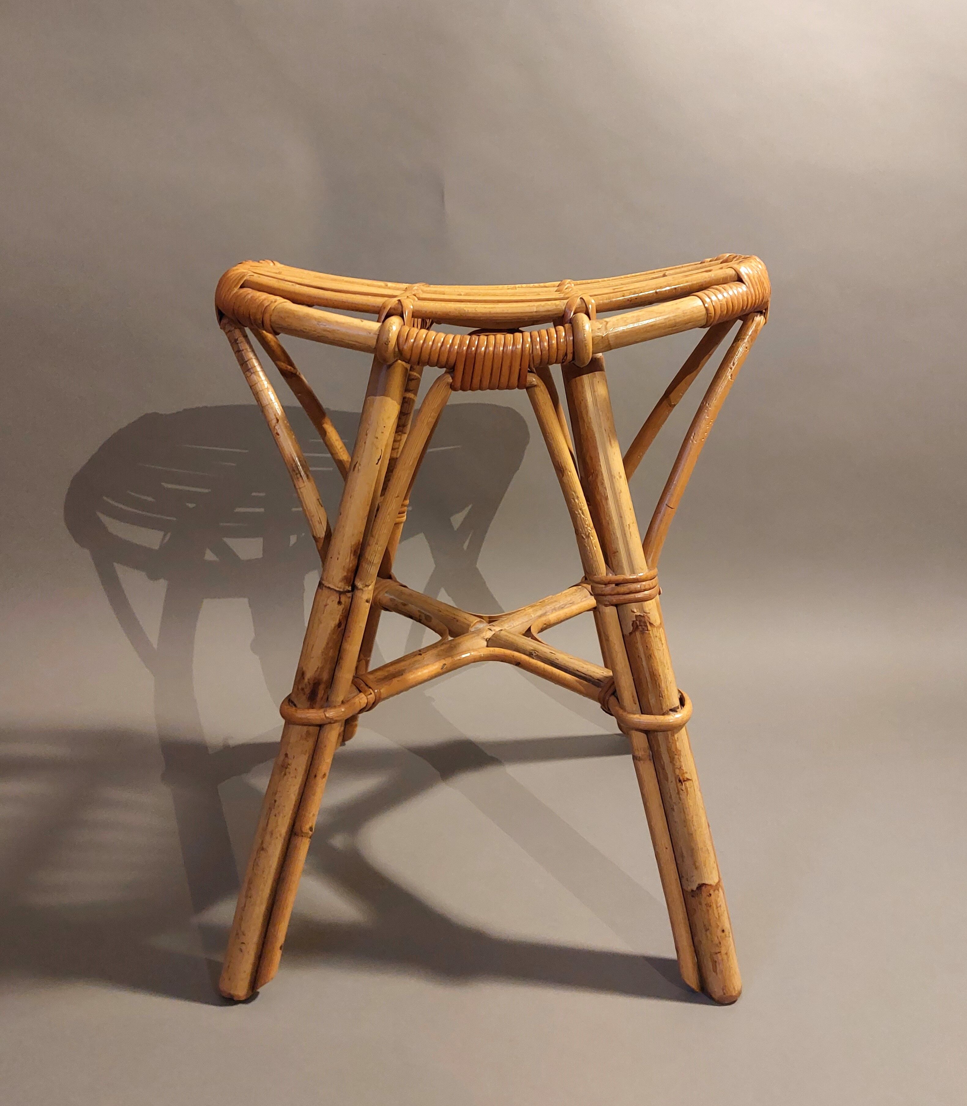 Vintage rattan stool 1960/1970.