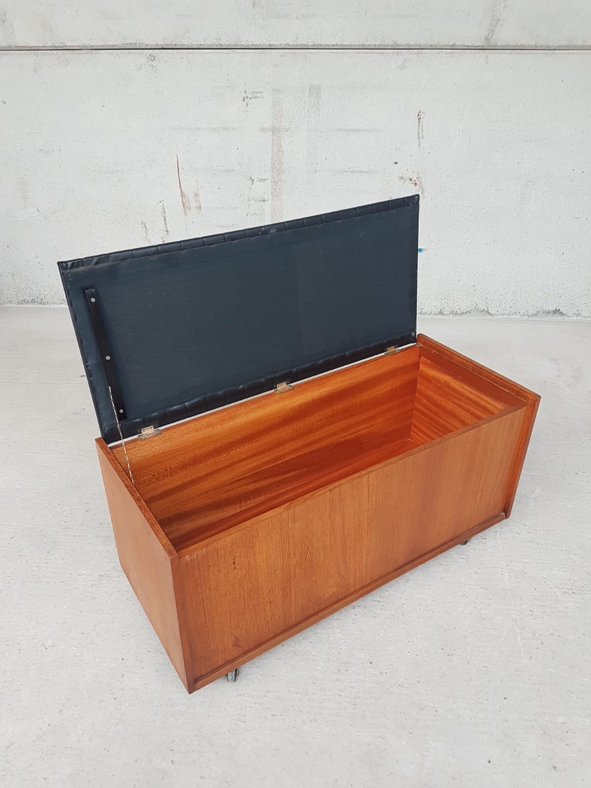 Vtg Mid Century Teak Blanket Ottoman Storage Chest Trunk Window Box Seat Bench