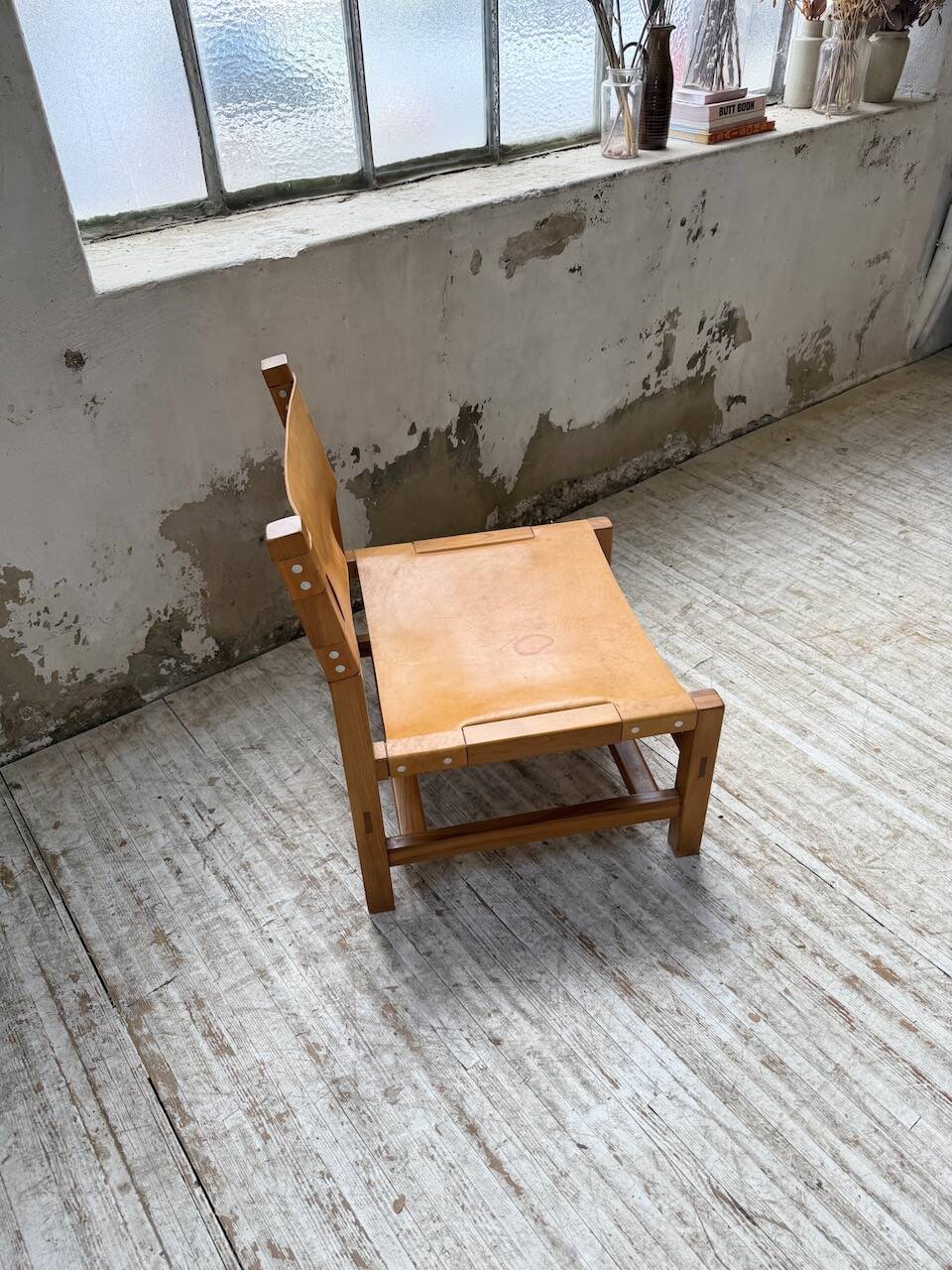 Elm and leather armchair Maison Regain