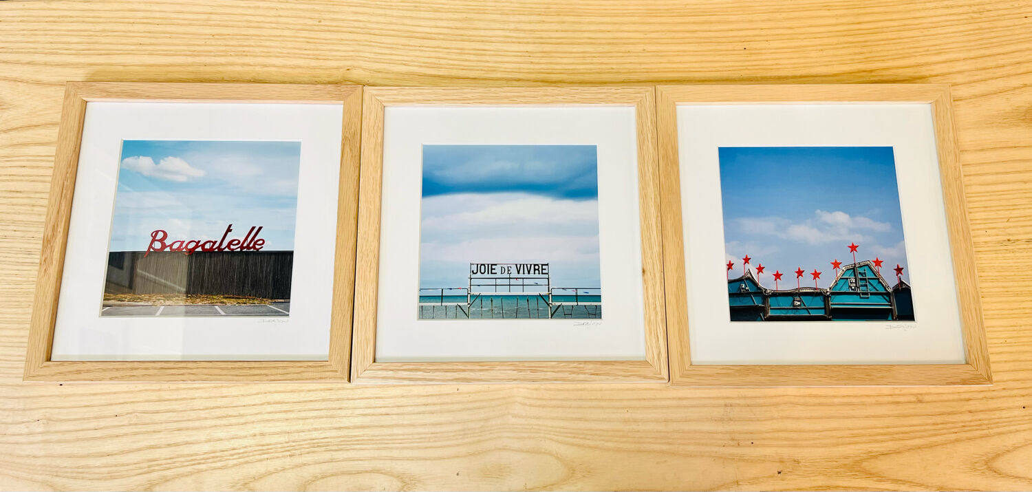 Lot 3 photographs (bagatelle, joie de vivre, les étoiles)