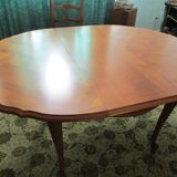 Extendable table and 4 straw chairs, cherry wood
