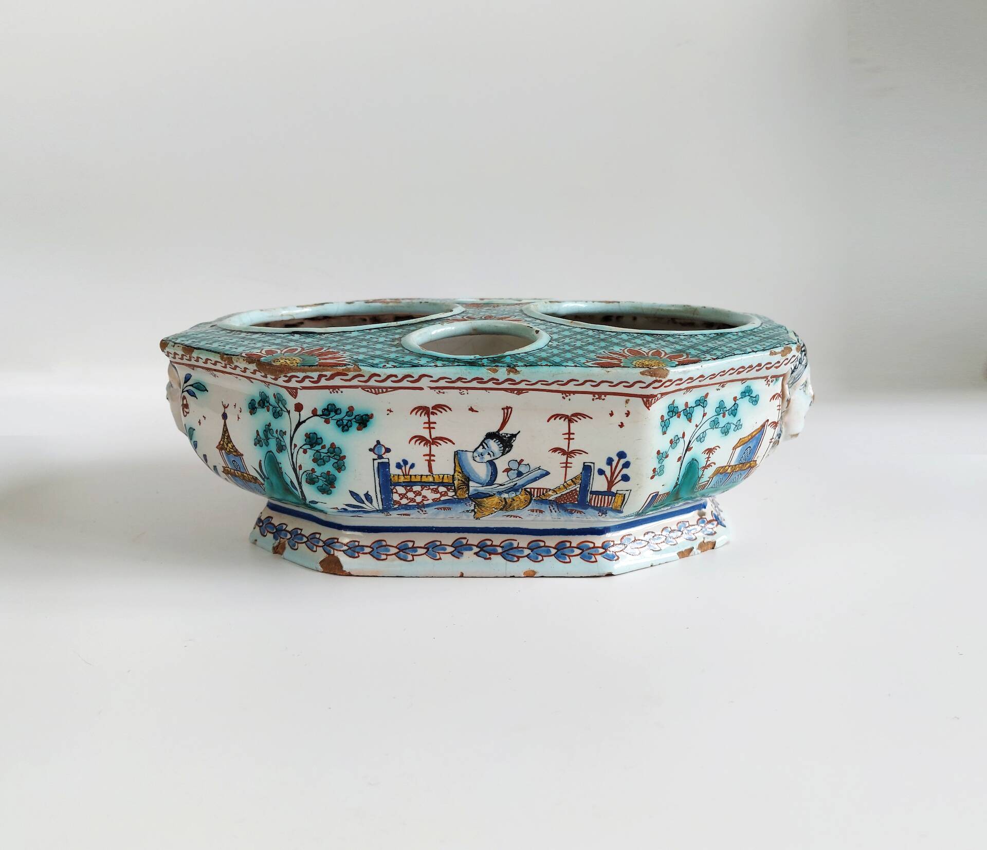 Huilier-vinaigrier en faïence de Rouen à décor au Chinois – XVIIIe siècle