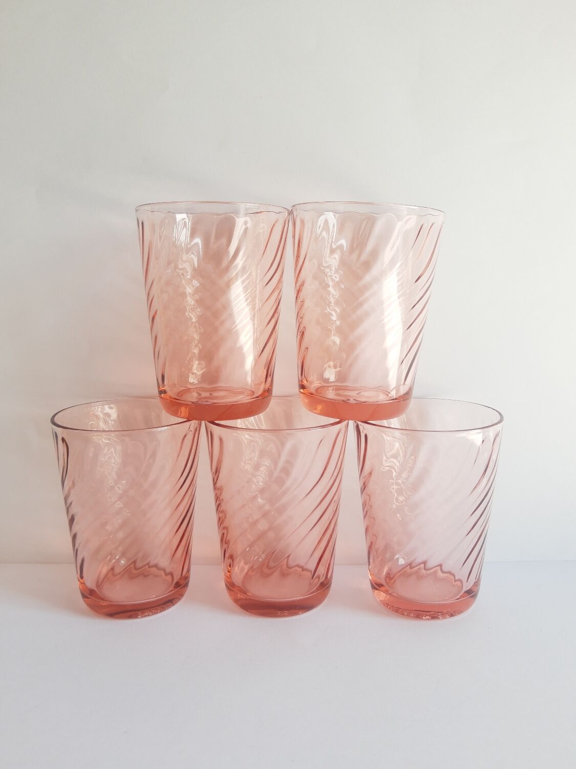 Set of 5 vintage rosaline twisted water glasses