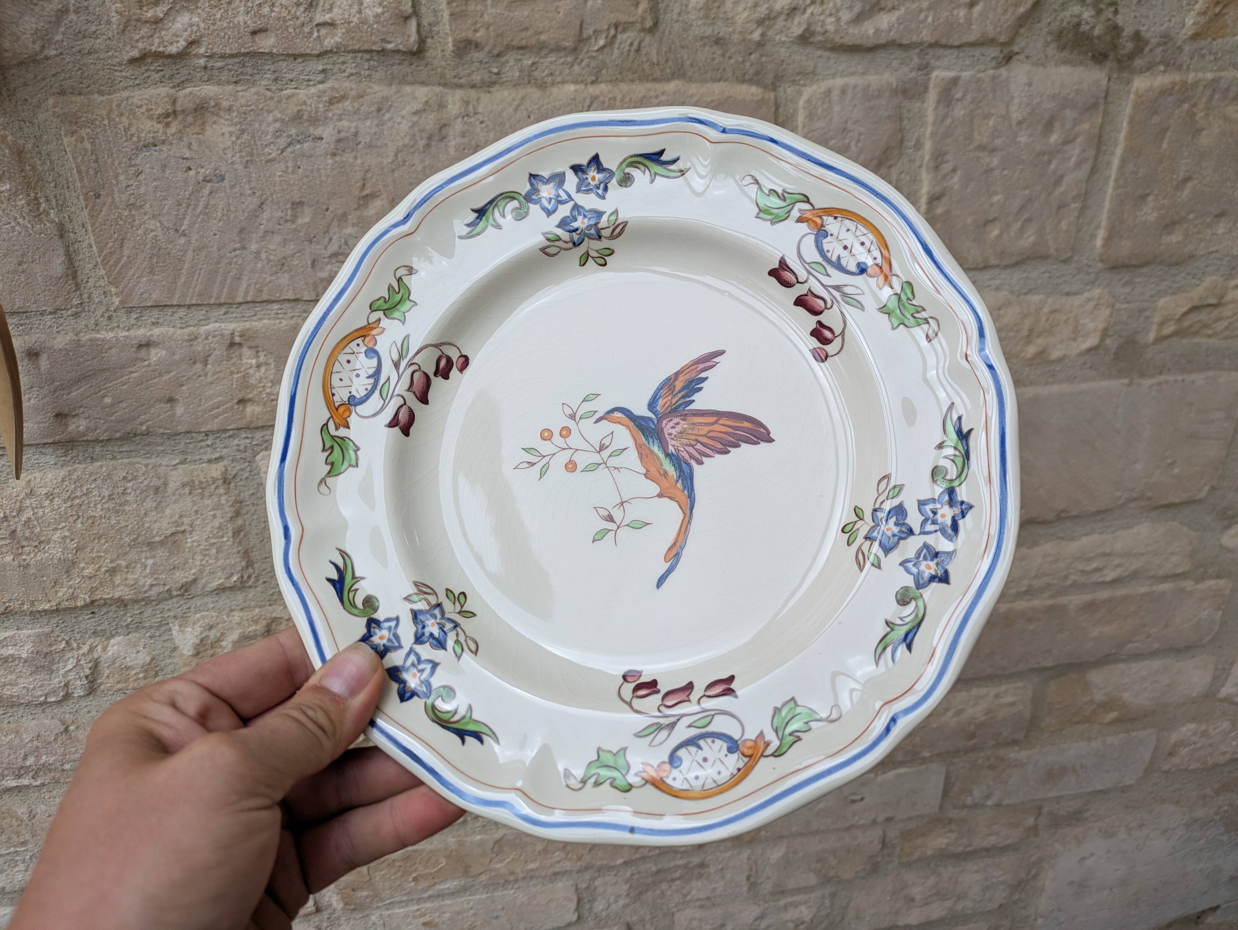 Vintage Longchamp plate handmade with bird and flower decoration, 25.5cm.