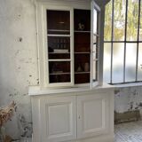 XL display case with white patina