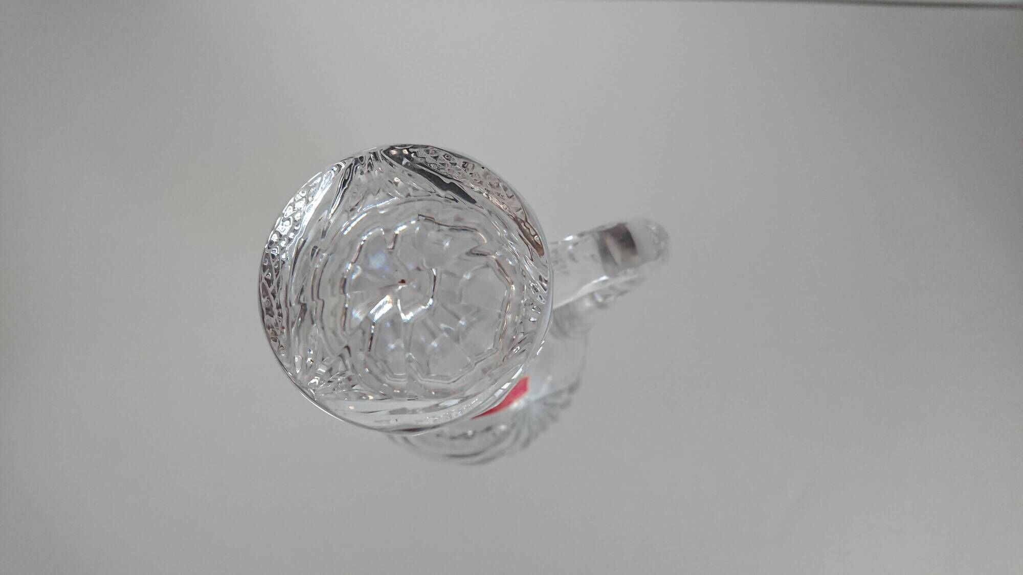 Carafe cristal- 24%pbo – taillé à la main et soufflé à la bouche