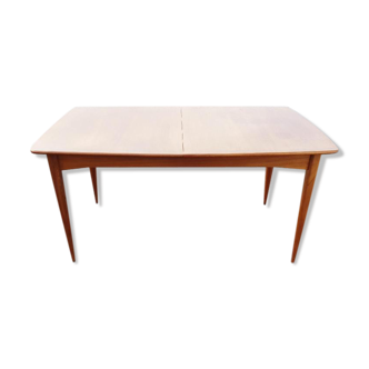 Scandinavian extansible dining table