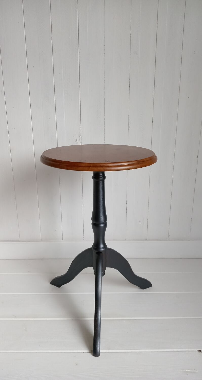 Pedestal table/plant holder