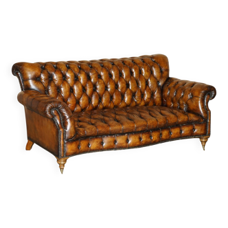 Victorian Chesterfield canapé in hand-dyed serpentine leather.