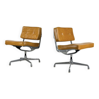 Magnificent pair of "Intermediate" office chairs by Charles & Ray Eames for Herman Miller – 1960s