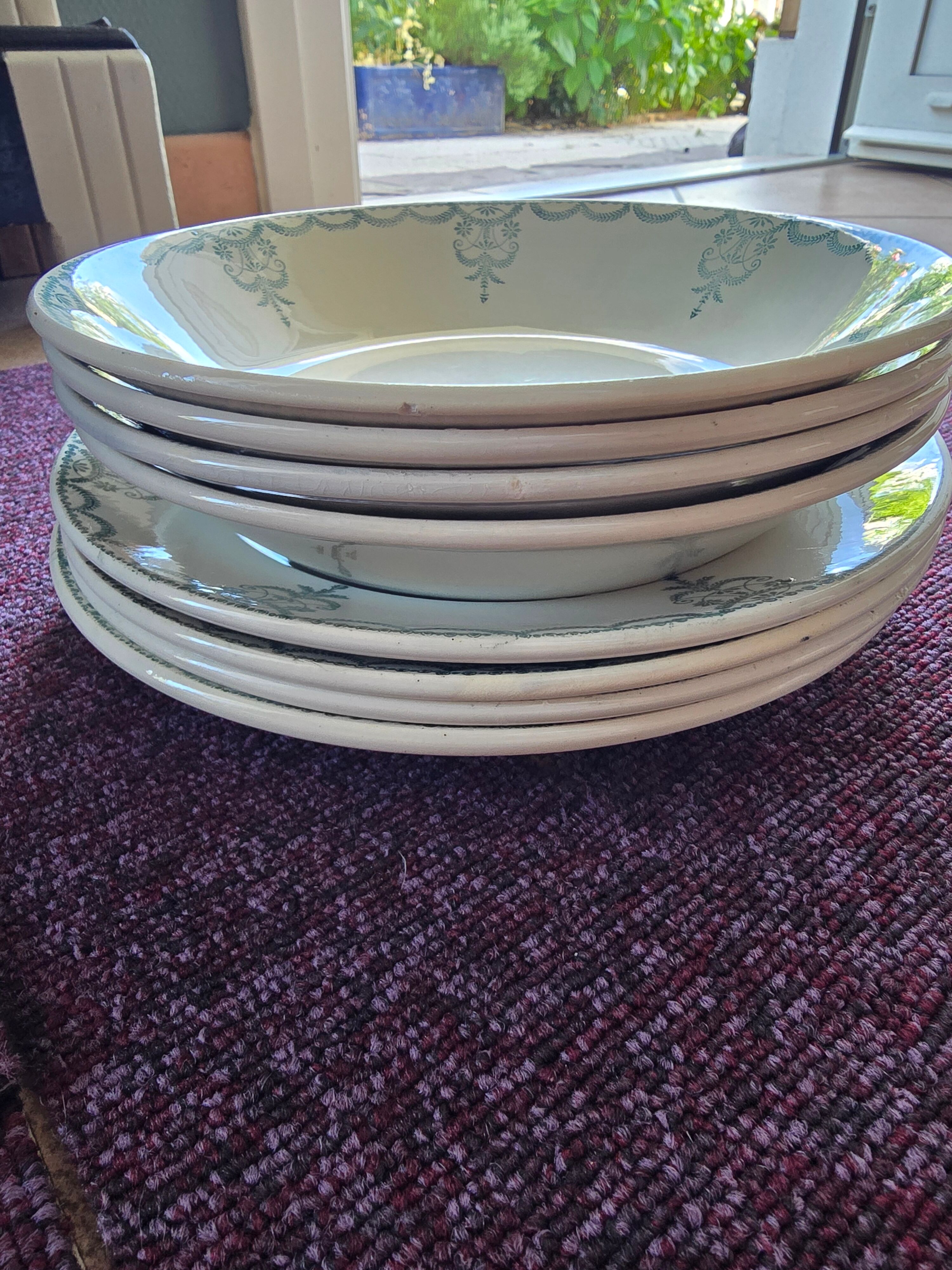 Lot 8 assiettes Moulin des Loups frise verte
