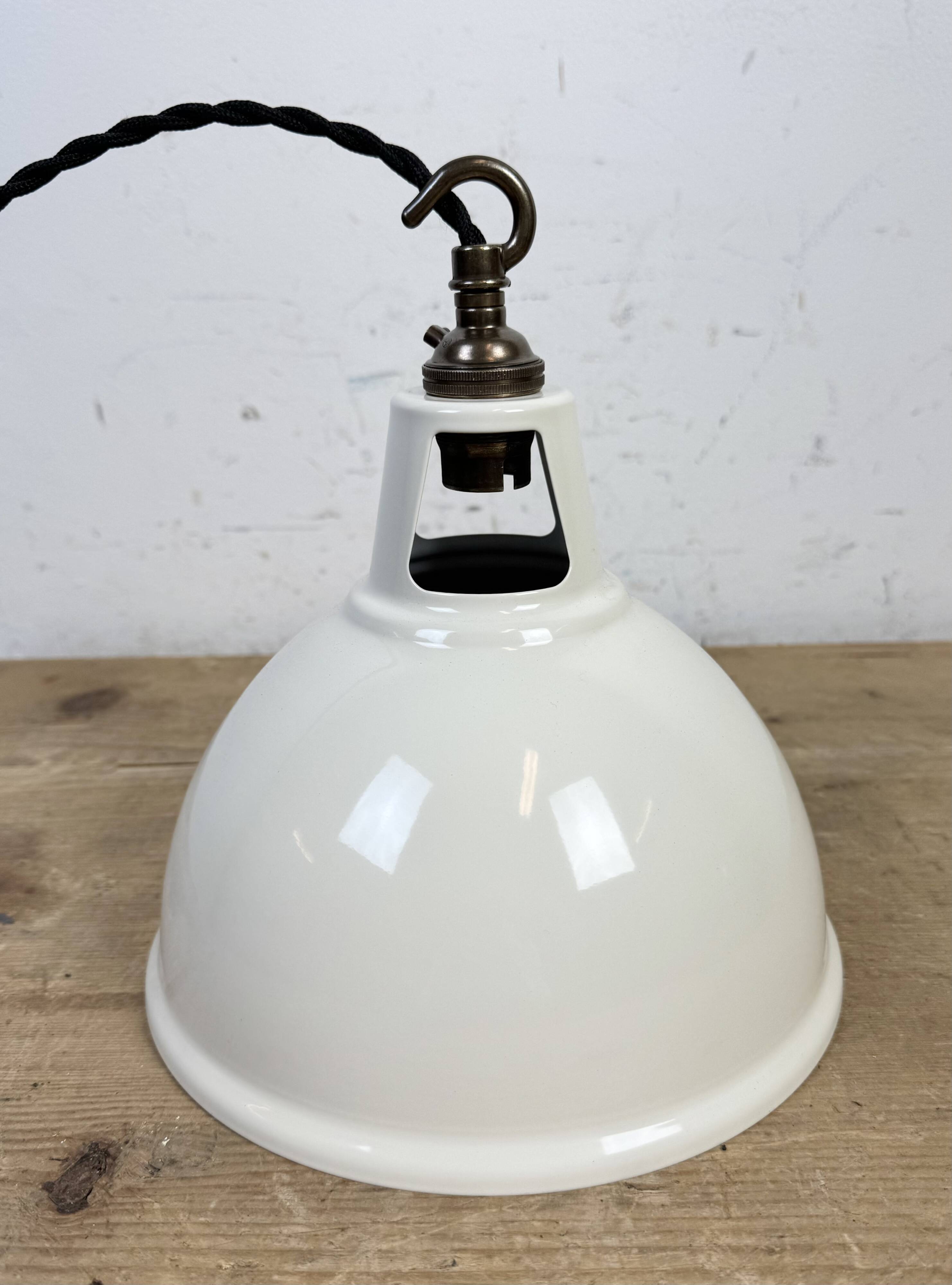 Vintage Industrial Beige Painted Pendant Lamp
