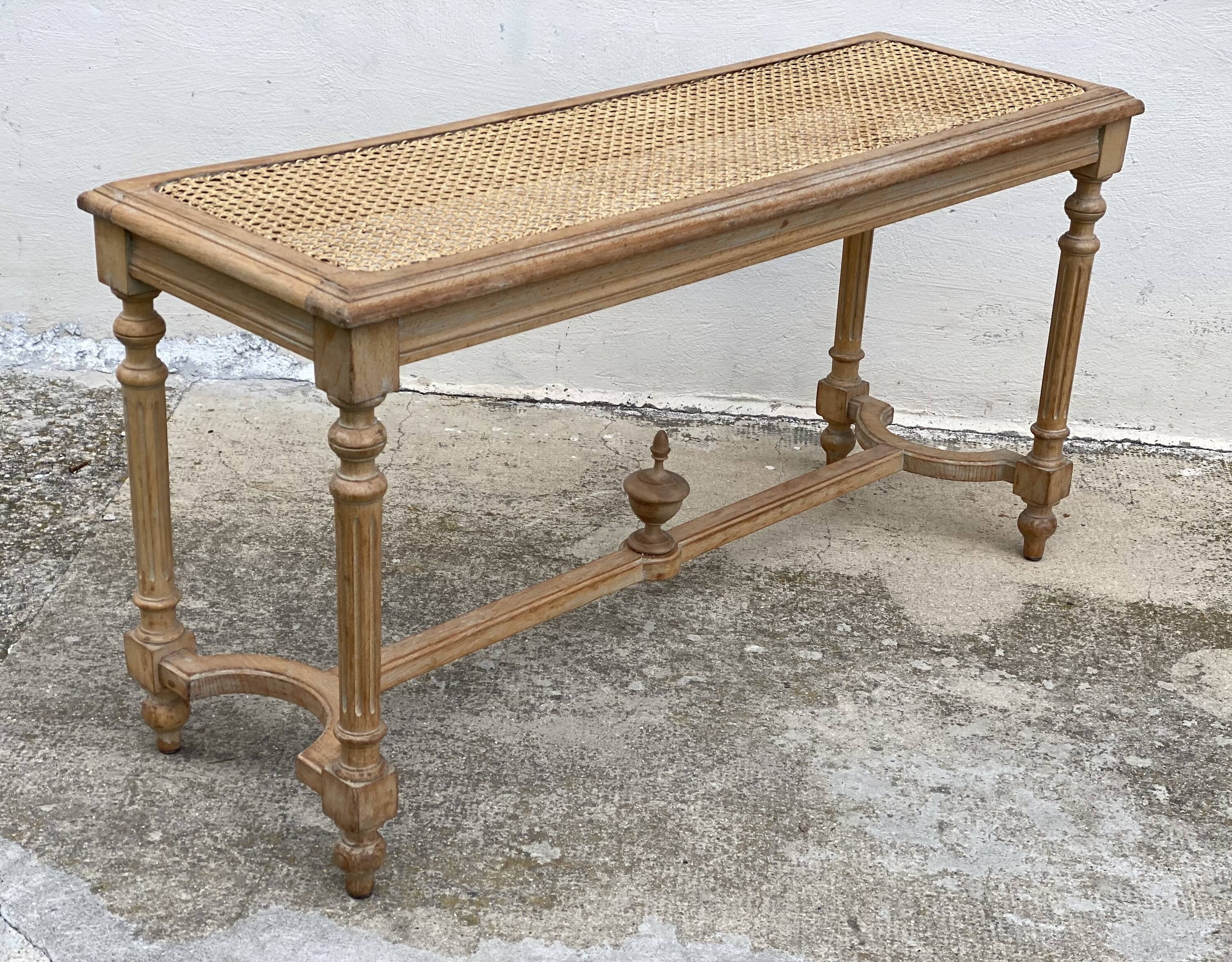 Banquette cannée style Louis XVI