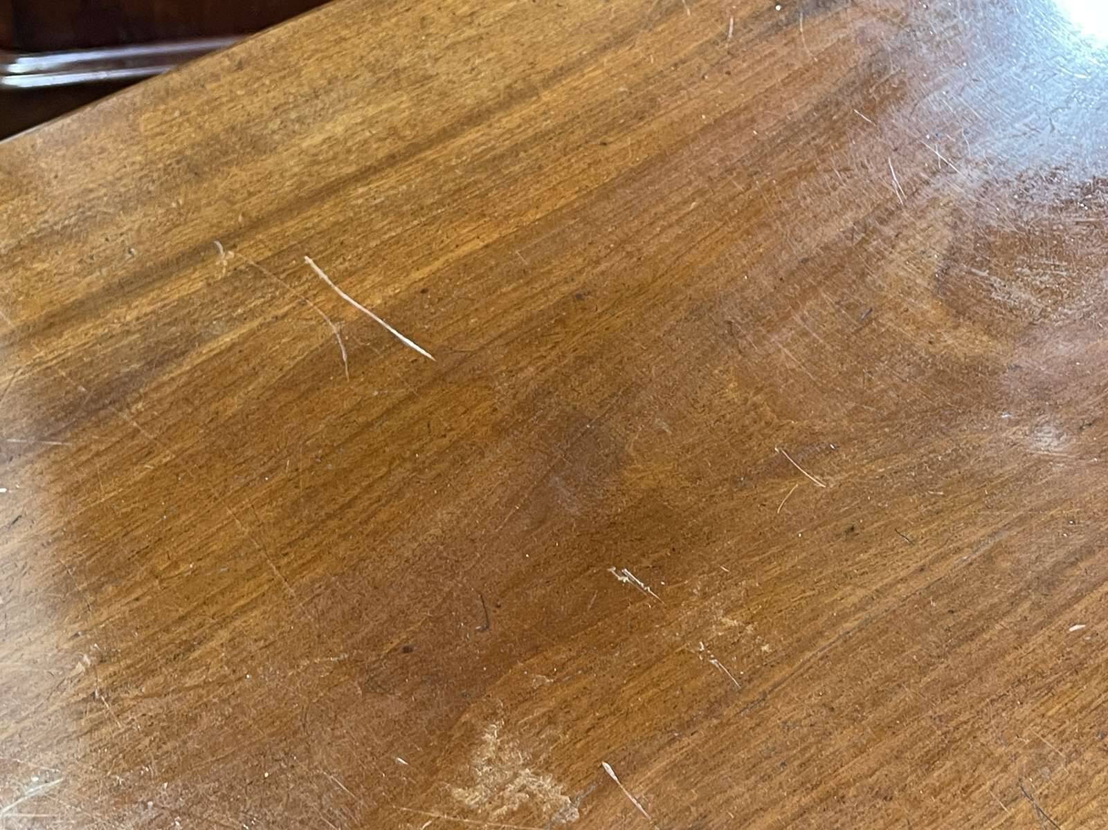 English coffee table in mahogany from the 1930s.