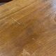 Table basse anglaise en acajou des années 1930