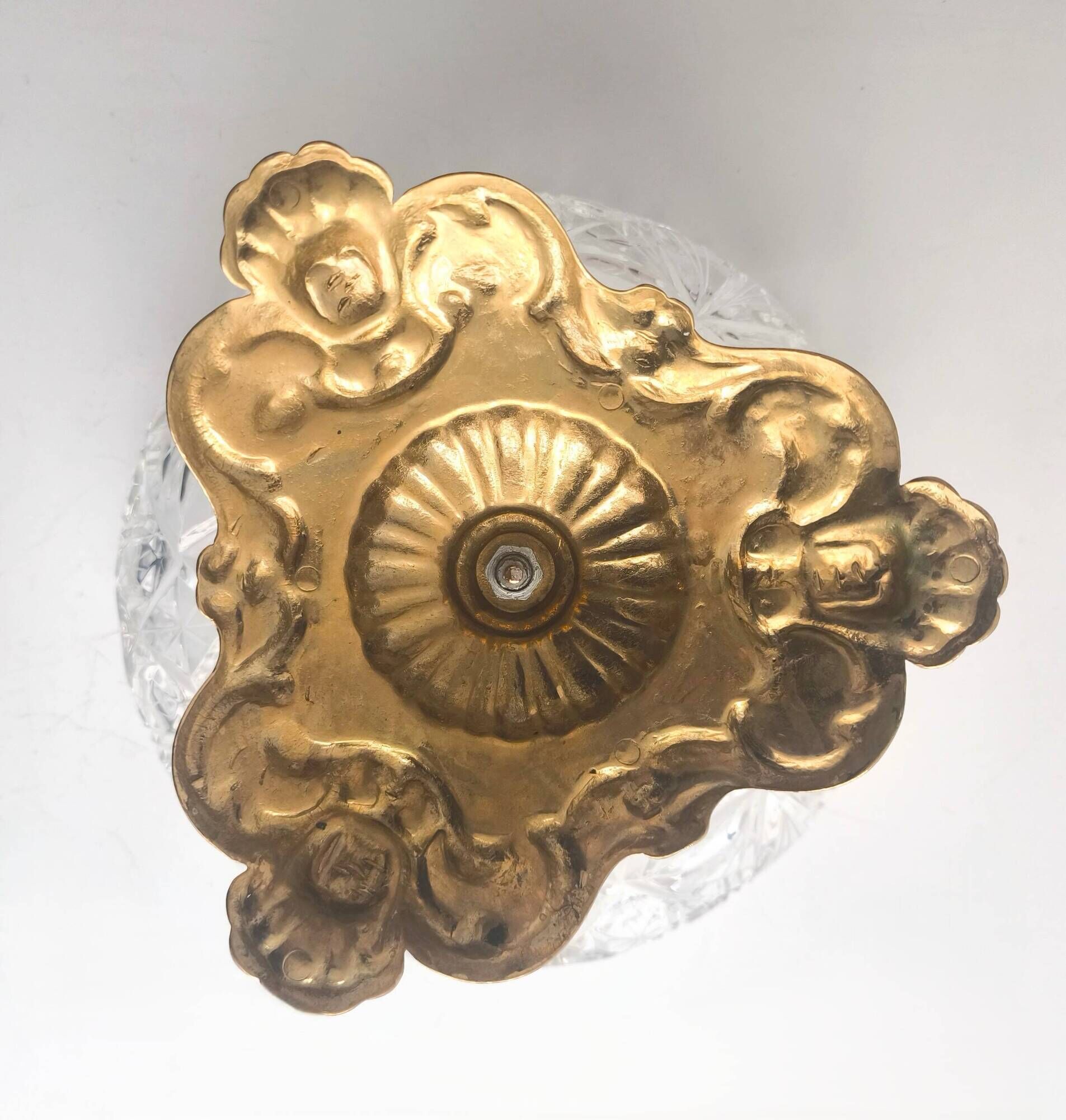 French Art Deco late centrepiece, carved crystal and bronze, 1950s.