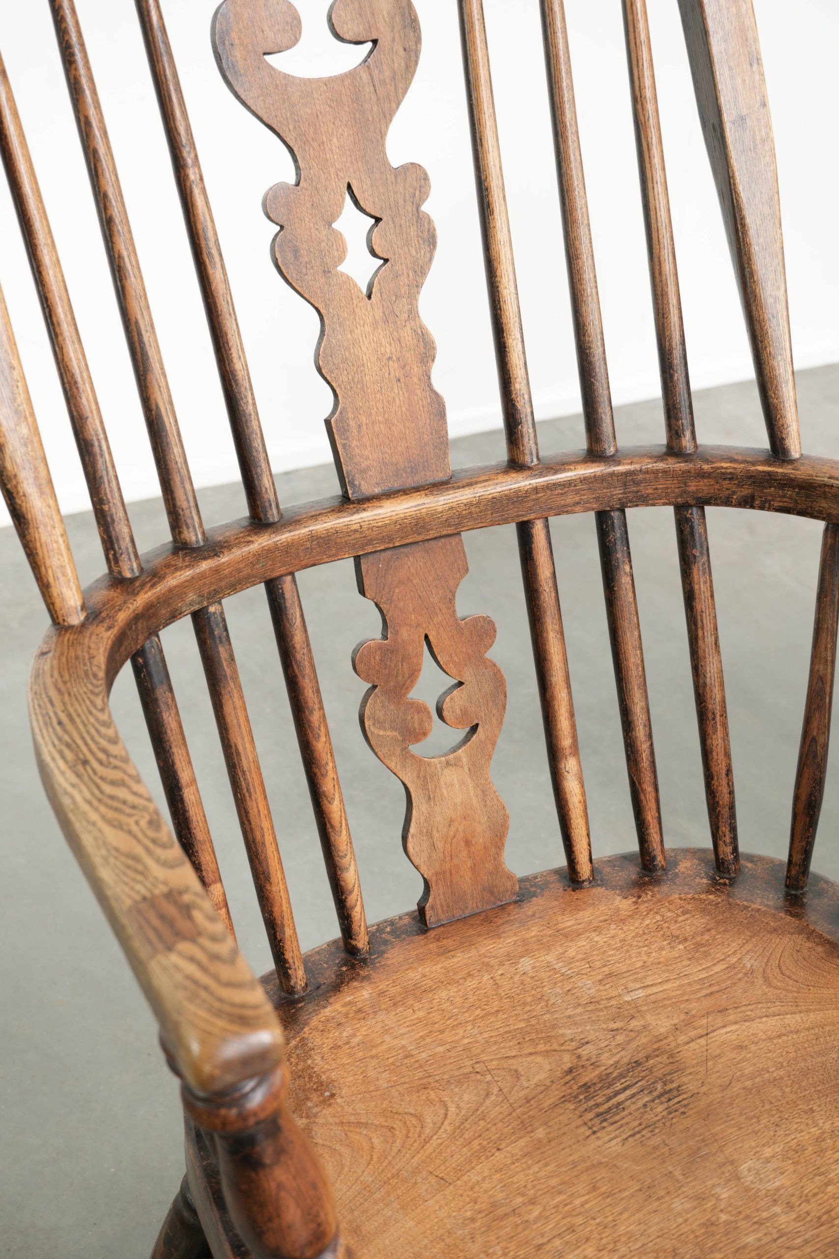 Chaise à épingles anglaise antique, chaise Windsor du début du 19e siècle.