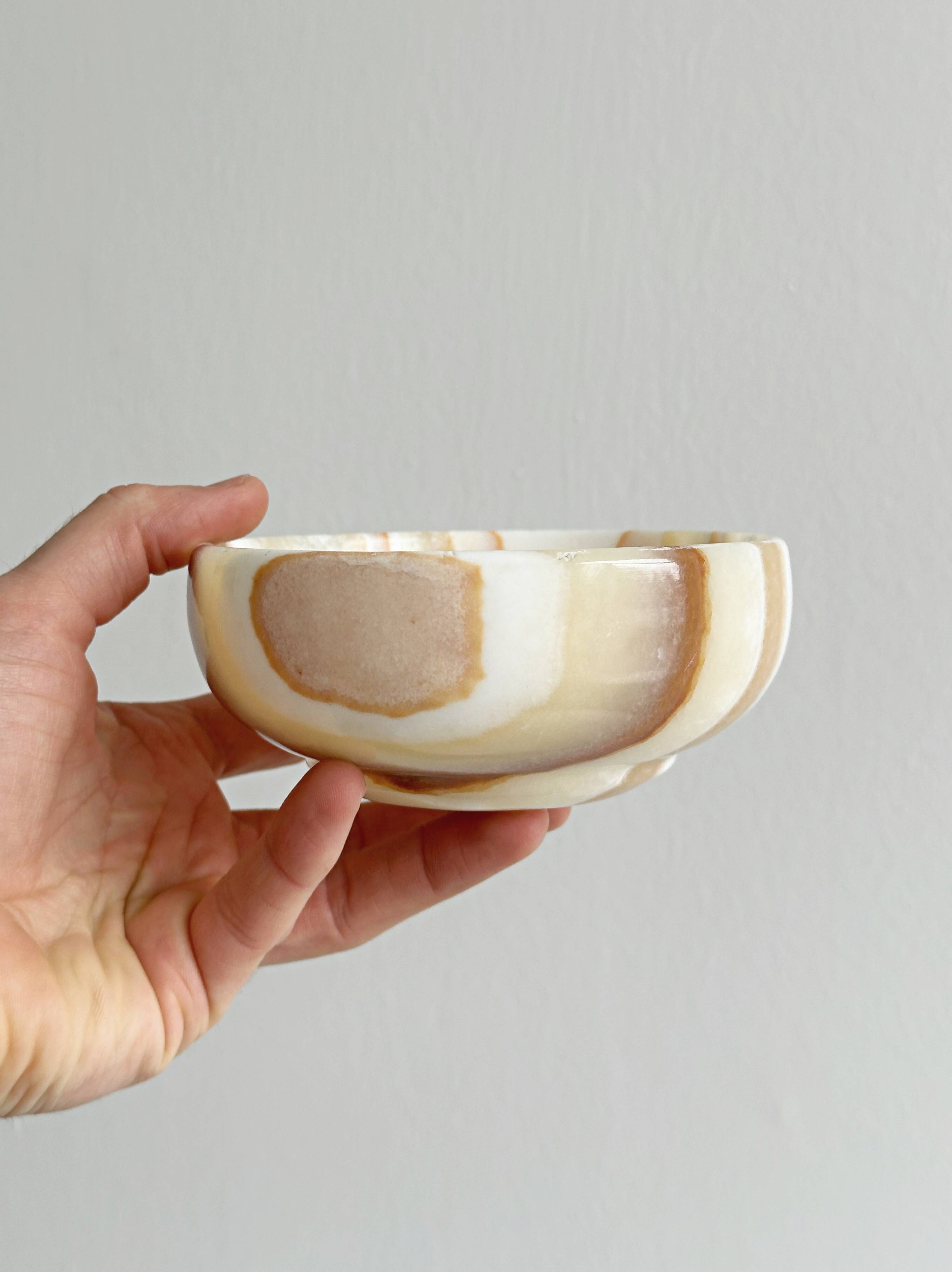 Bowl, alabaster pocket bowl with lid
