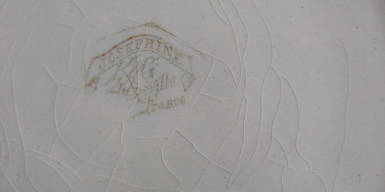 Dish for draining period strawberries Empire model Josephine manufacture Lunéville