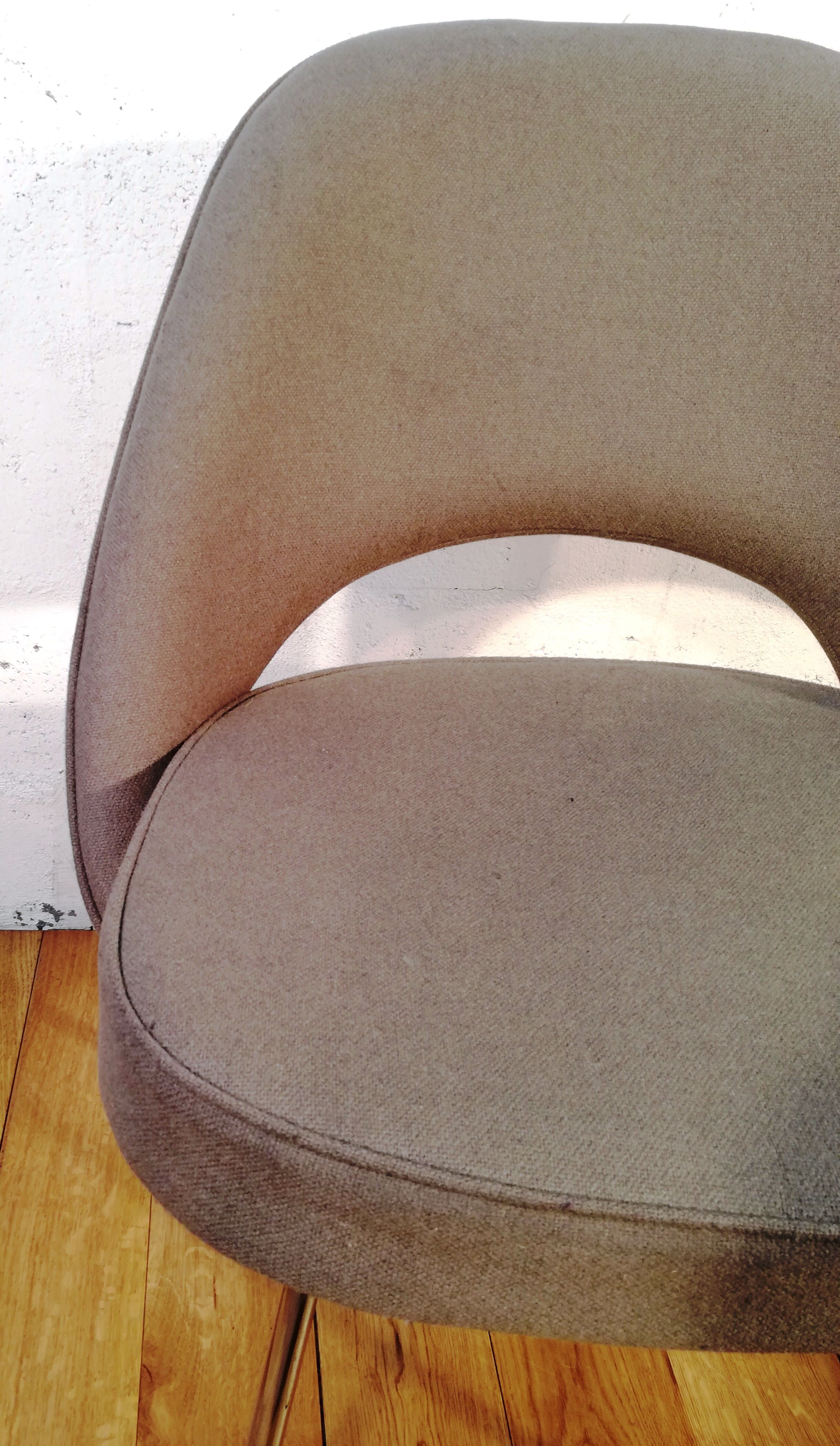 Saarinen conference chair