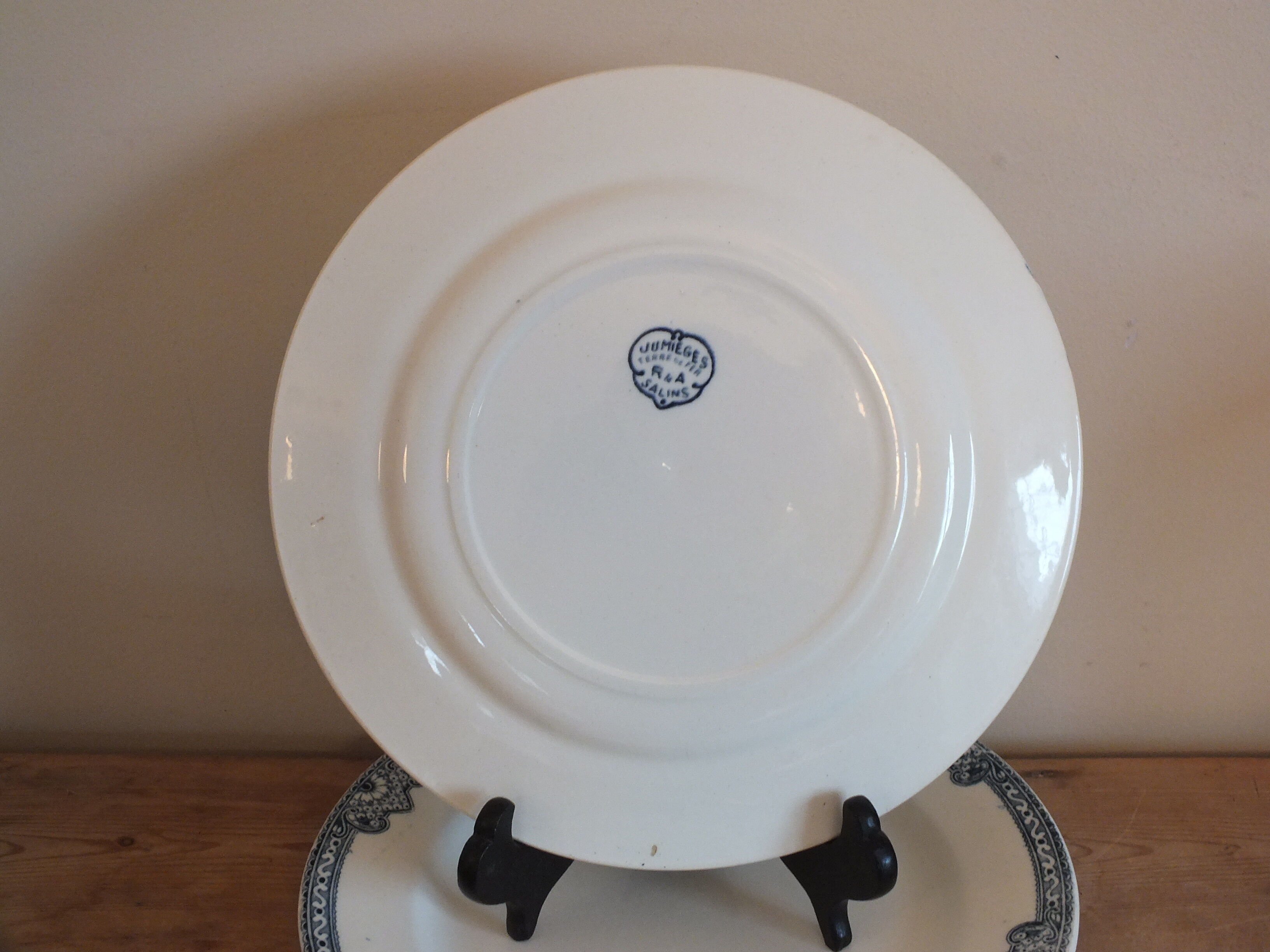 6 flat plates Salins Jumièges in iron earth