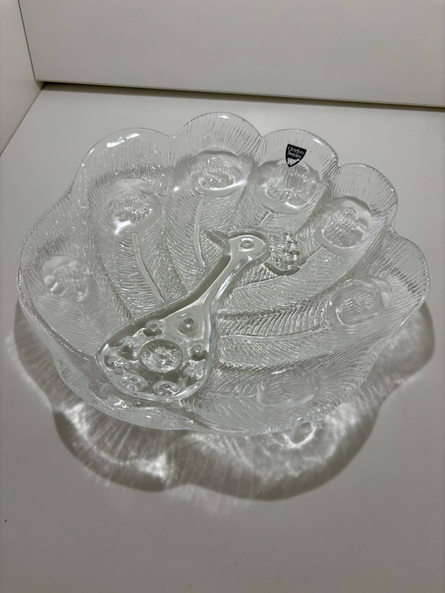 Assiette, Peakcock, verre de cristal, Lars Hellsten, Orrefors, Suède, 1970