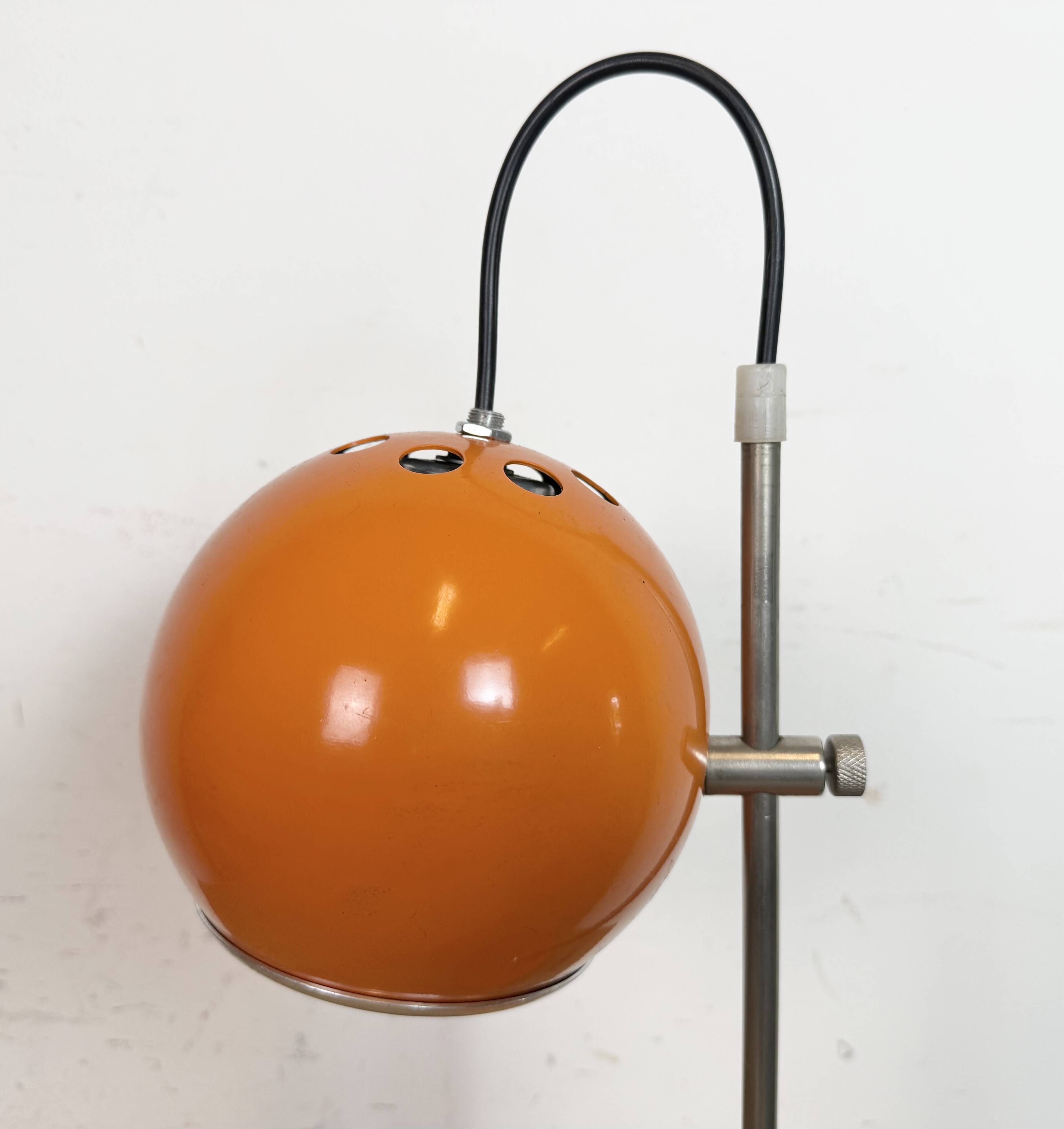 Lampe de table hongroise orange vintage d'Elektrofem, années 1970
