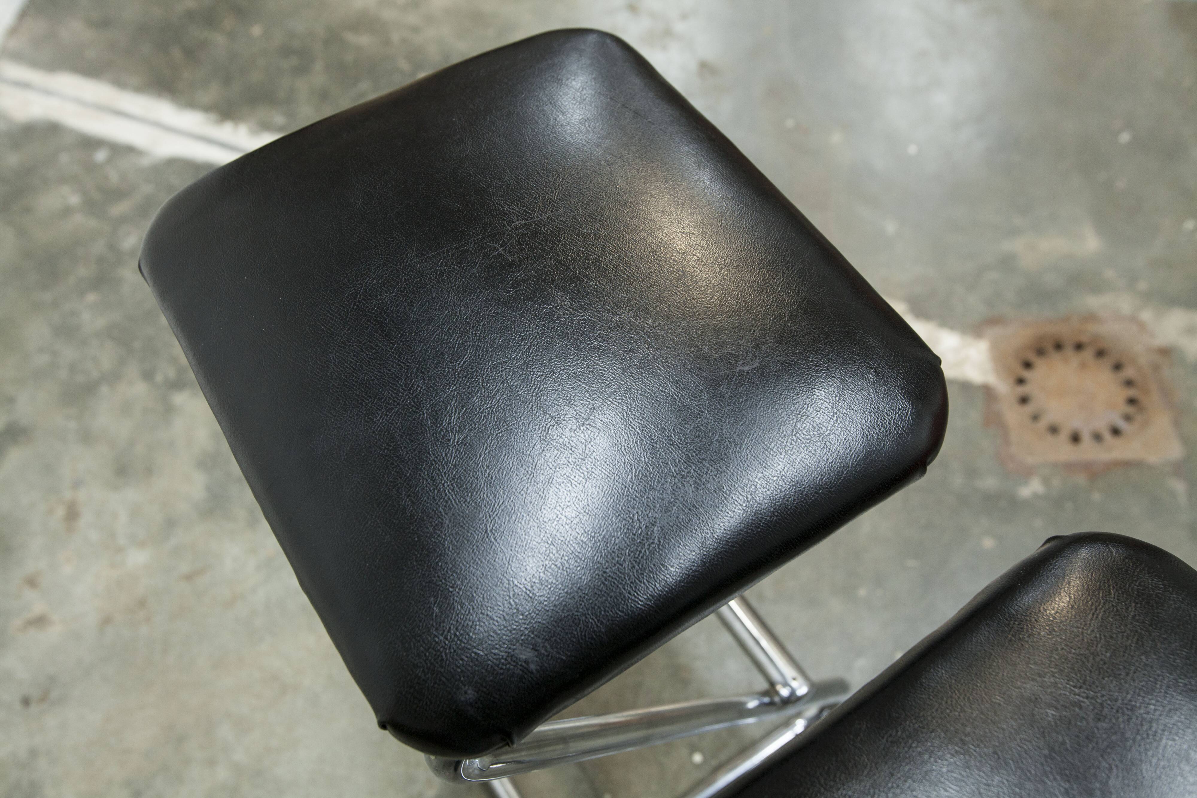 Paire de tabourets 1970 h80 en forme de Z