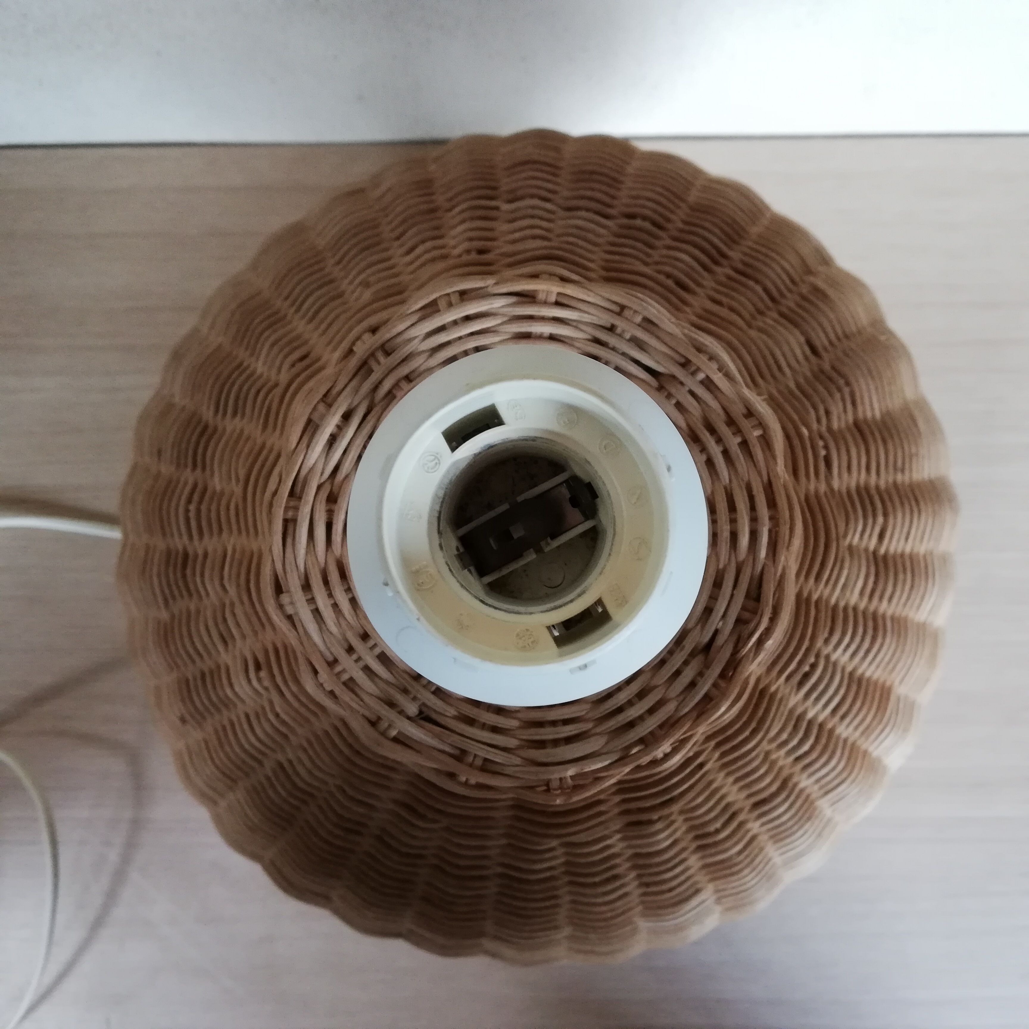 Rattan lamp foot