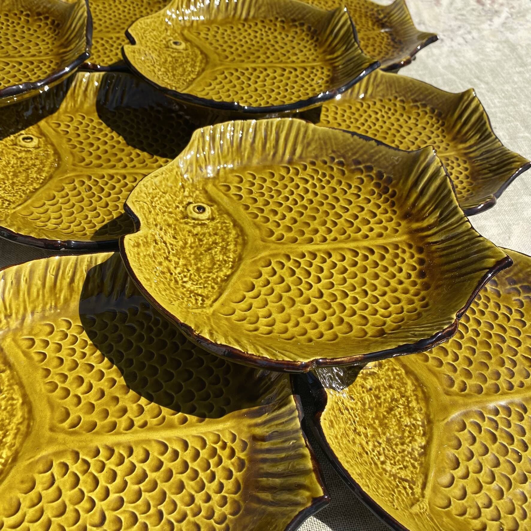 Vintage bouillabaisse service in faience, 13 pieces, 1970s.