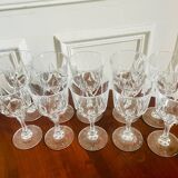 Service de 10 verres à pied en cristal ciselé