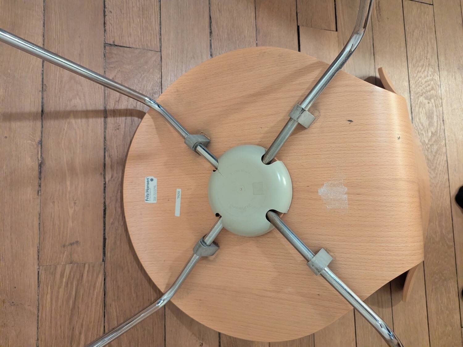 6 Fritz Hansen chairs, model series 7