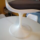 Tulip legs table and chairs