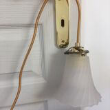 Pleated effect globe walking lamp