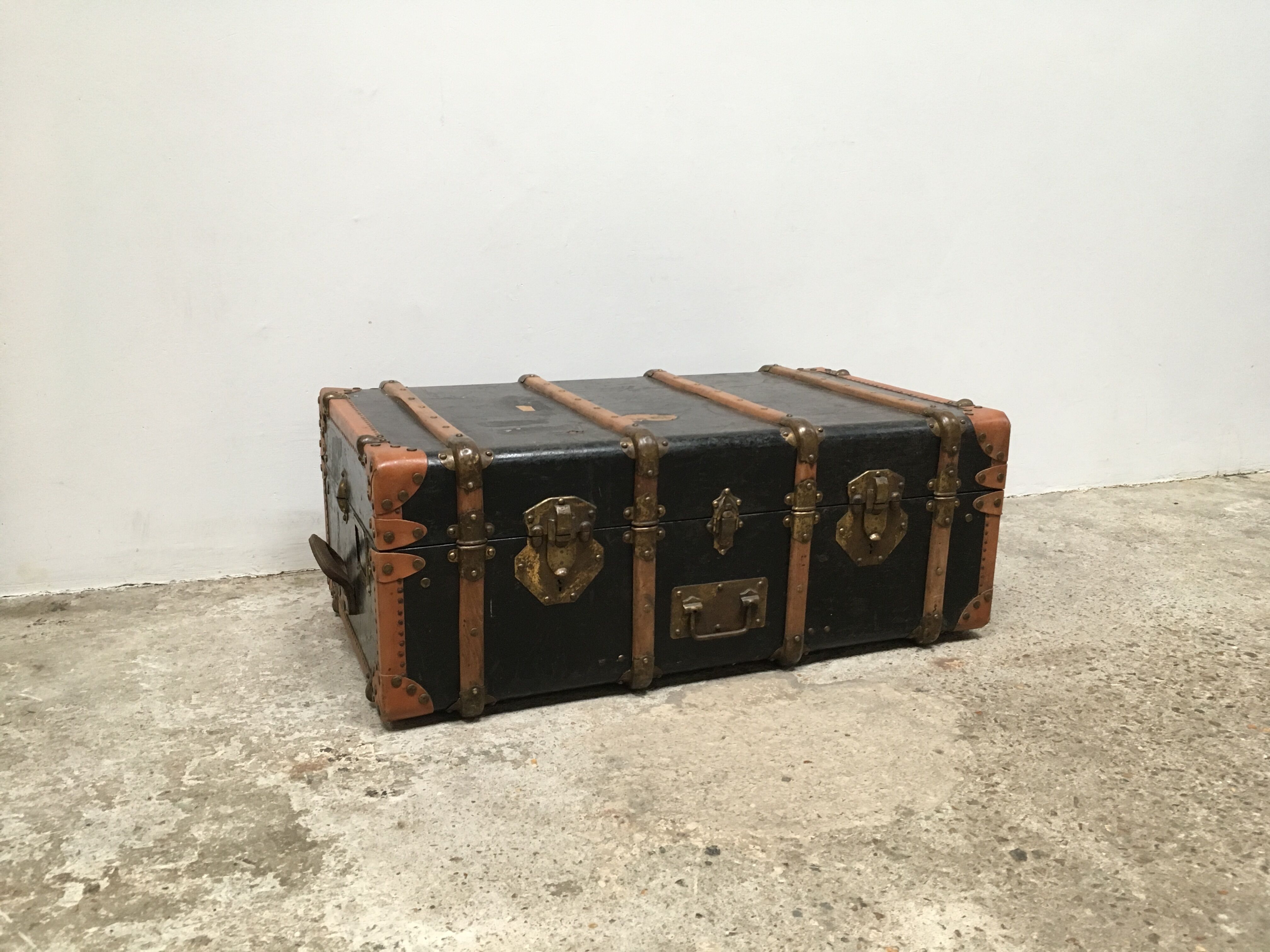 Trunk suitcase