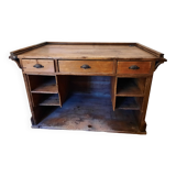 Teacher's desk