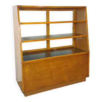 Vintage fineer toonbank, winkel vitrine met schuifdeuren