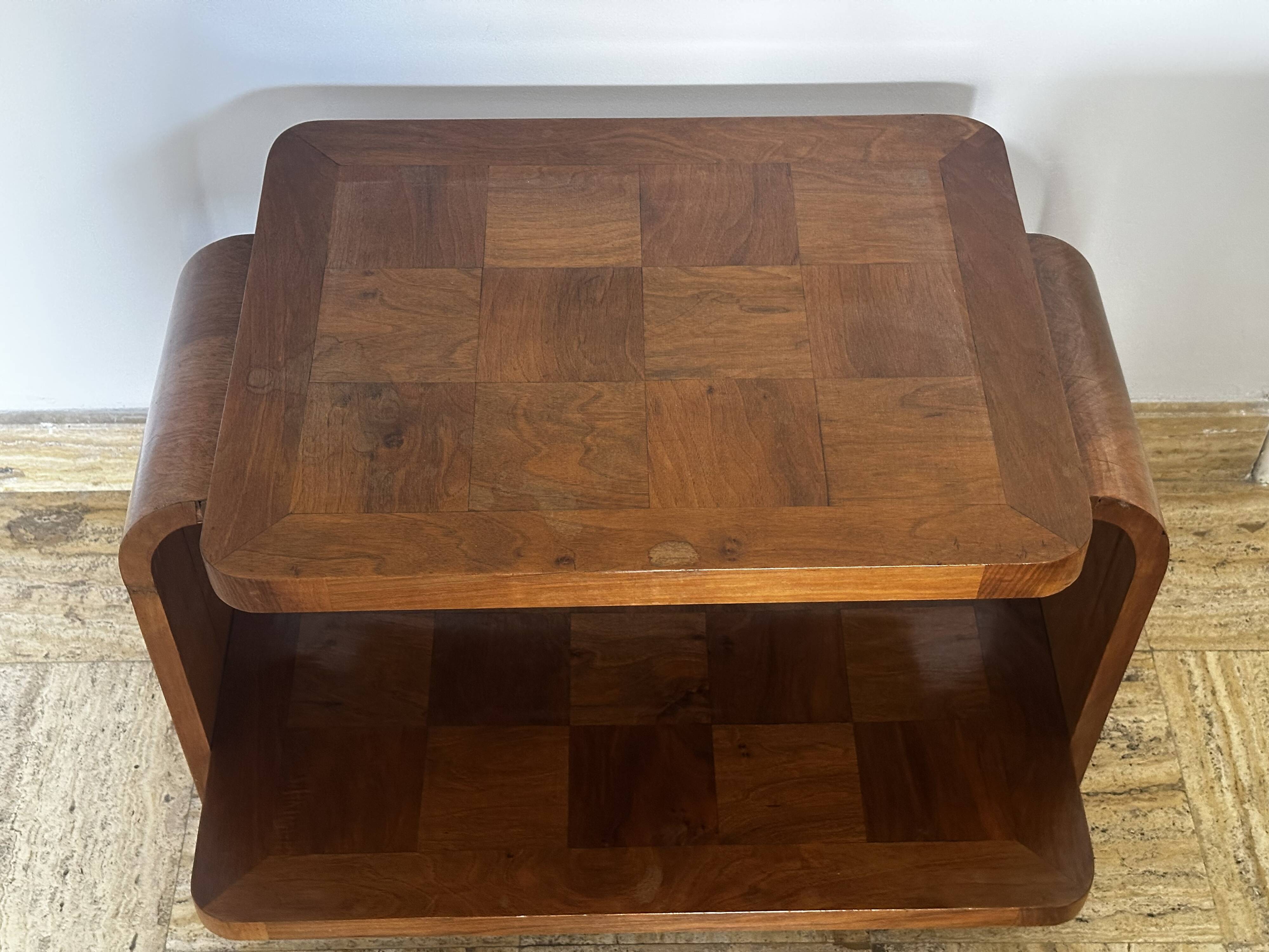 1930s Art Deco side table in marquetry walnut