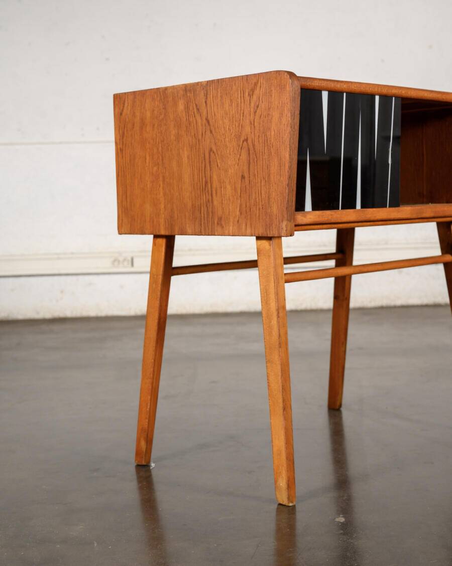 Small graphic storage unit