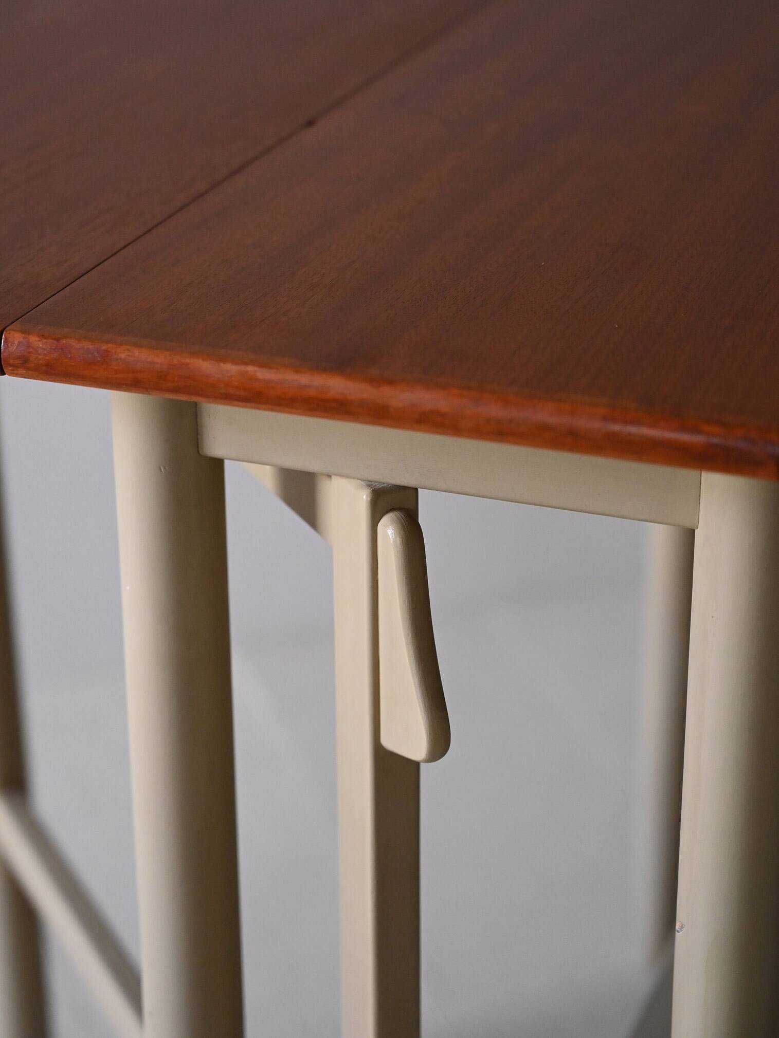 Vintage table with folding wings