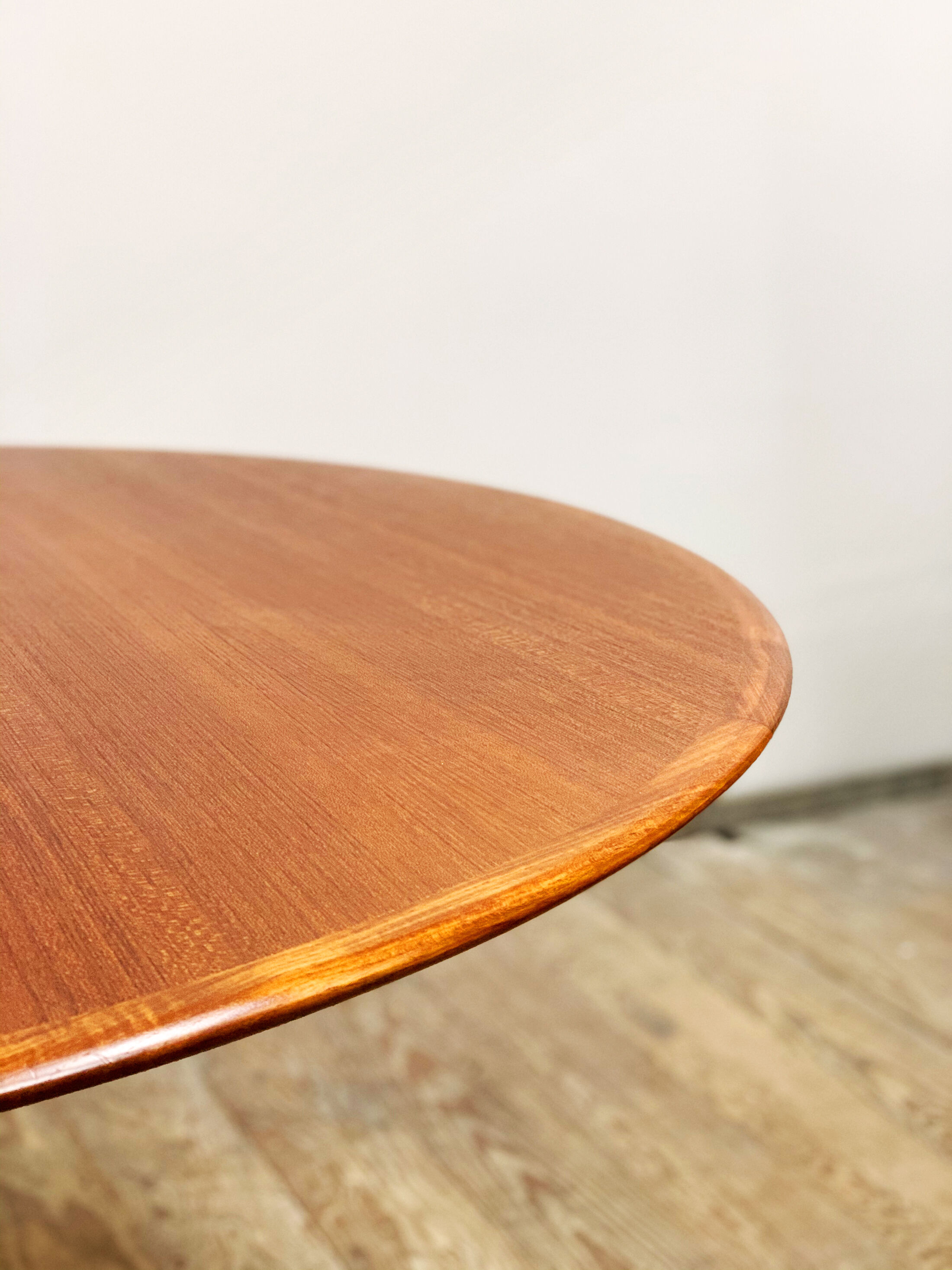 Round Circular Extendable Mid Century Teak Dining Table