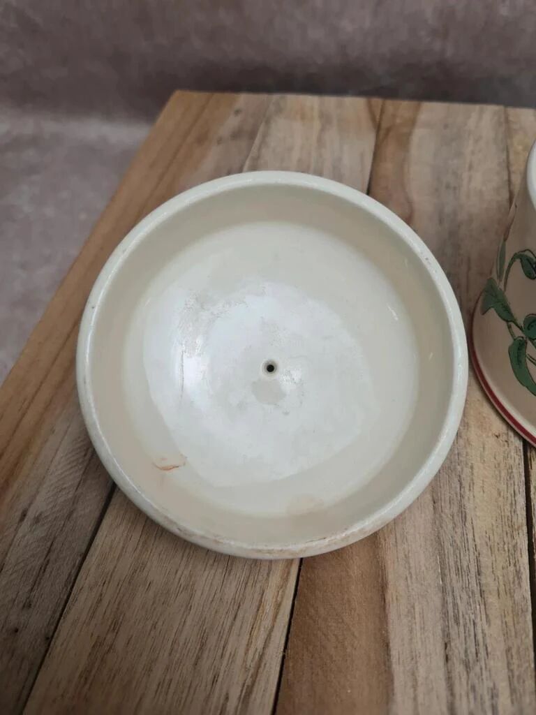 Small covered pot Sarreguemines with an old floral design – vintage charm