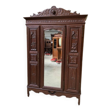 Armoire en bois sculpté, vers 1920