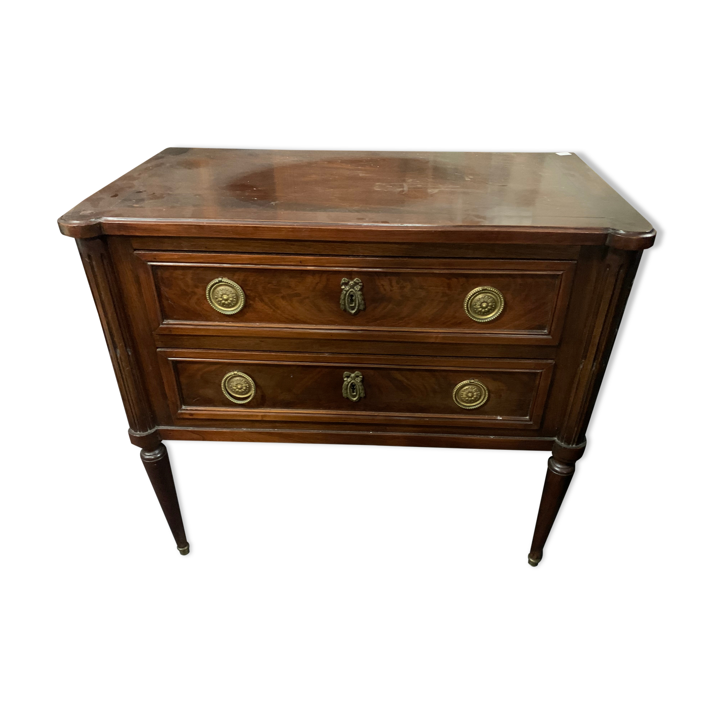 Louis XVI dresser