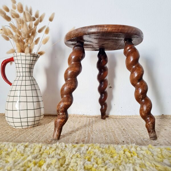 Tabouret de ferme moderniste pieds à vis