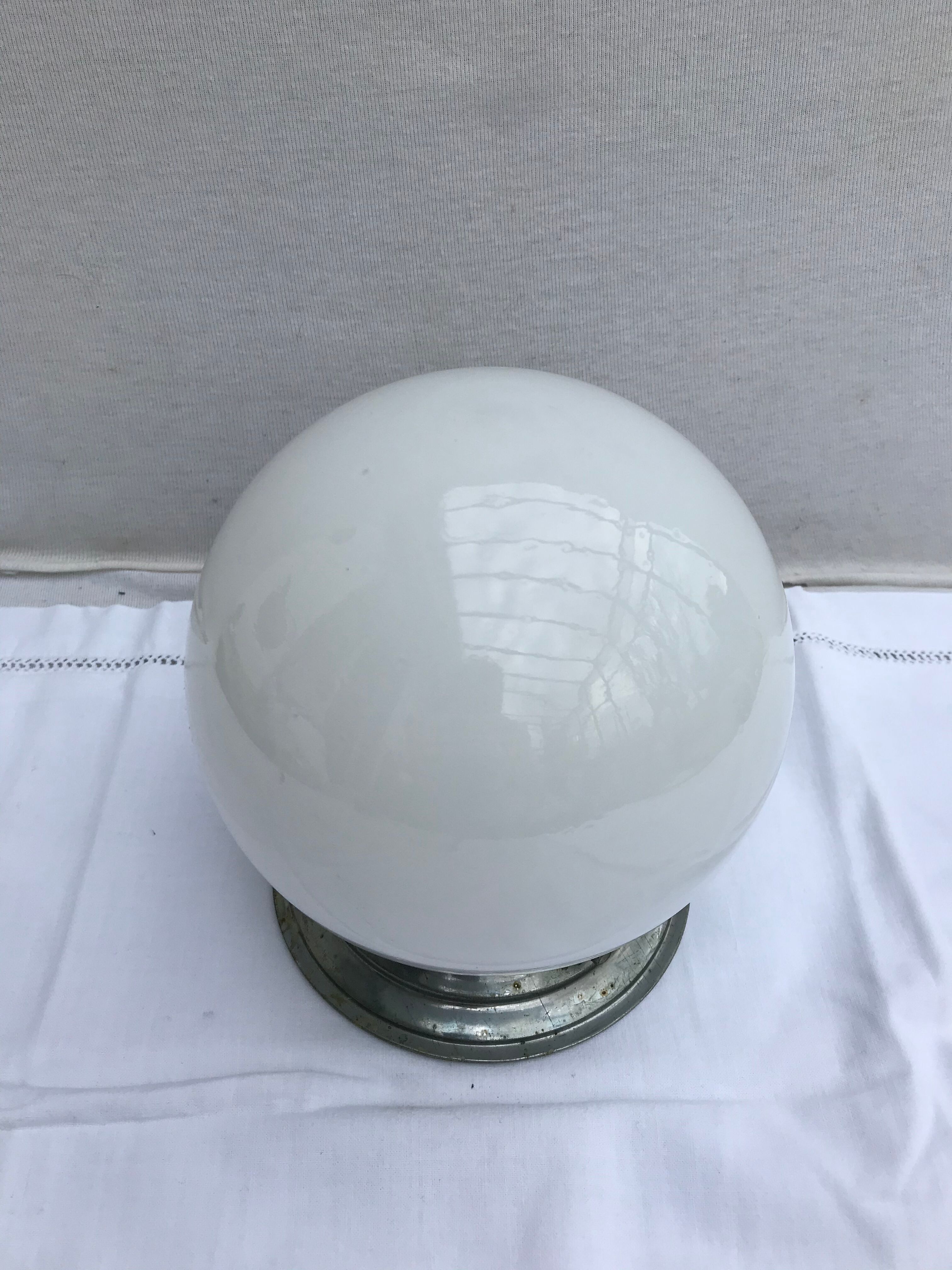 Old opaline white ball suspension applied - alu vintage support