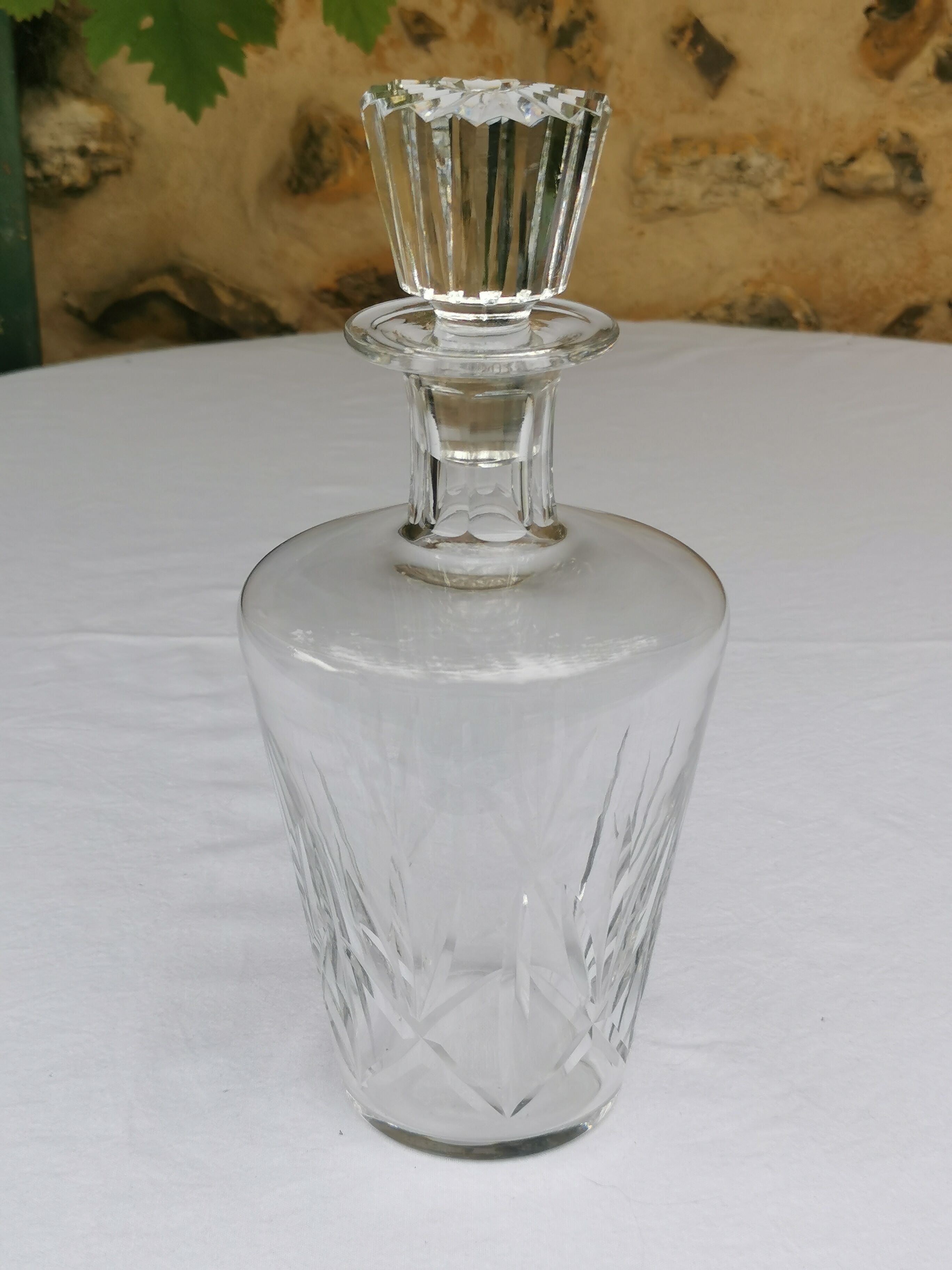 Service crystal glasses and decanters
