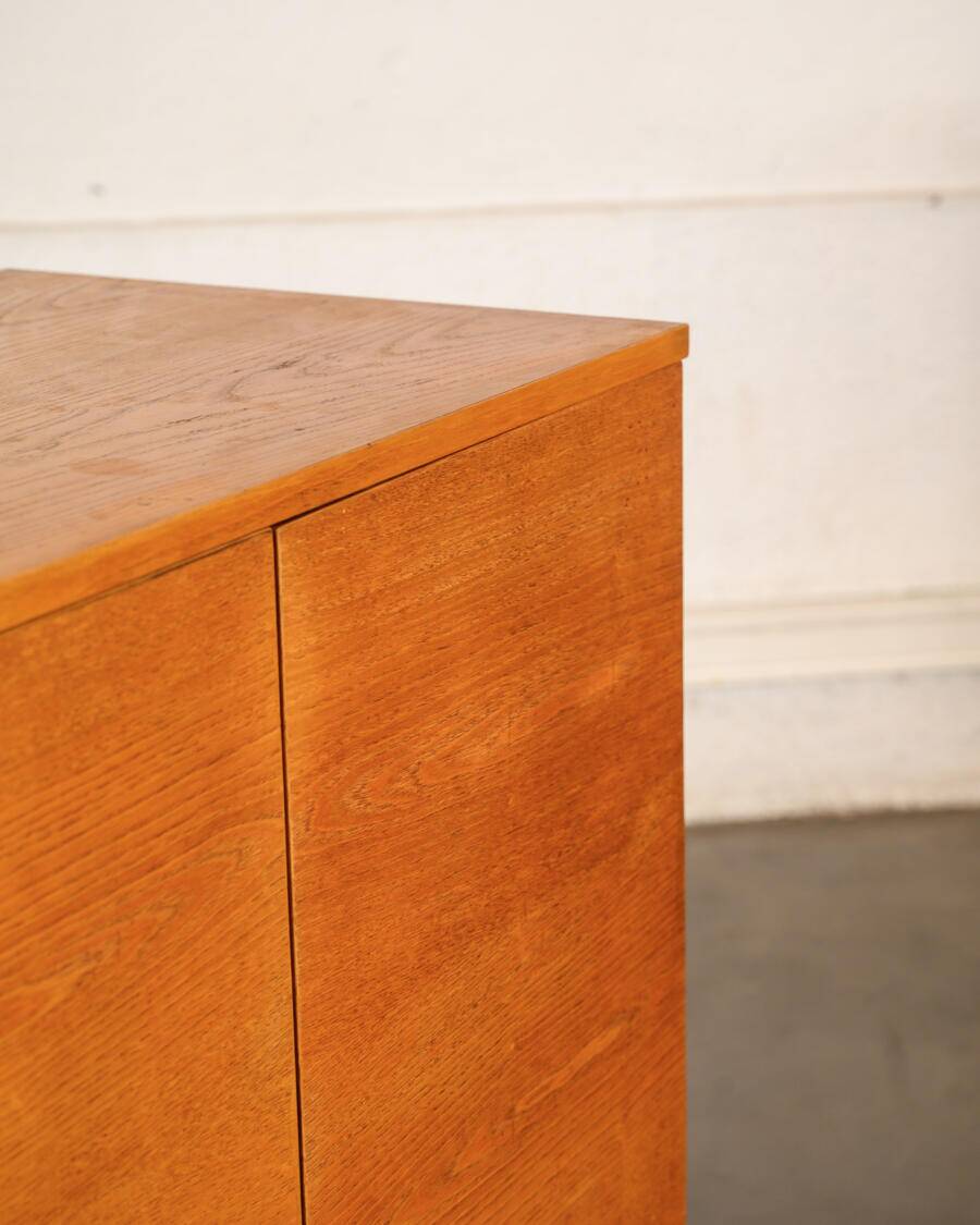 Modernist buffet